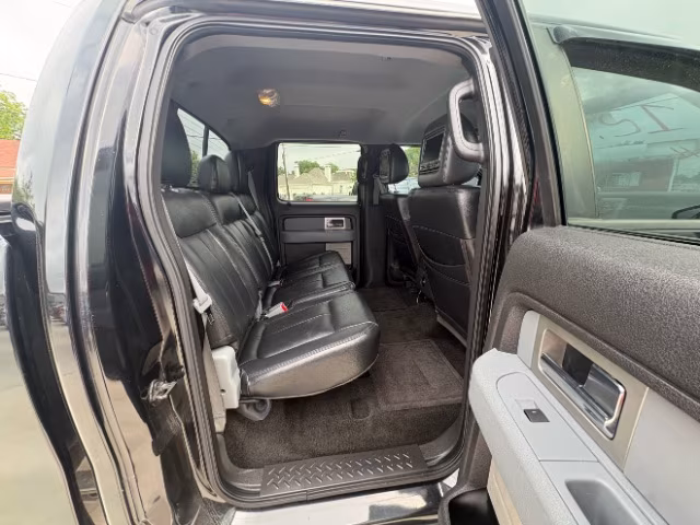 2011 Ford F-150 XLT - Photo 11
