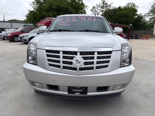 2012 Cadillac Escalade Luxury - Photo 2