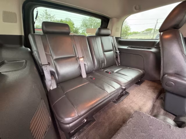 2012 Cadillac Escalade Luxury - Photo 9